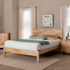 Lit plateforme sculpté en nid d'abeille – Bois naturel